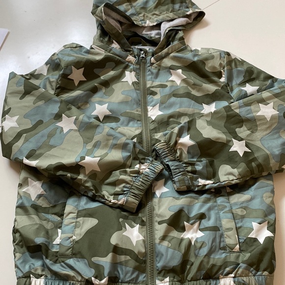 Gap kids lightly lined camo windbreaker - Picture 1 of 3